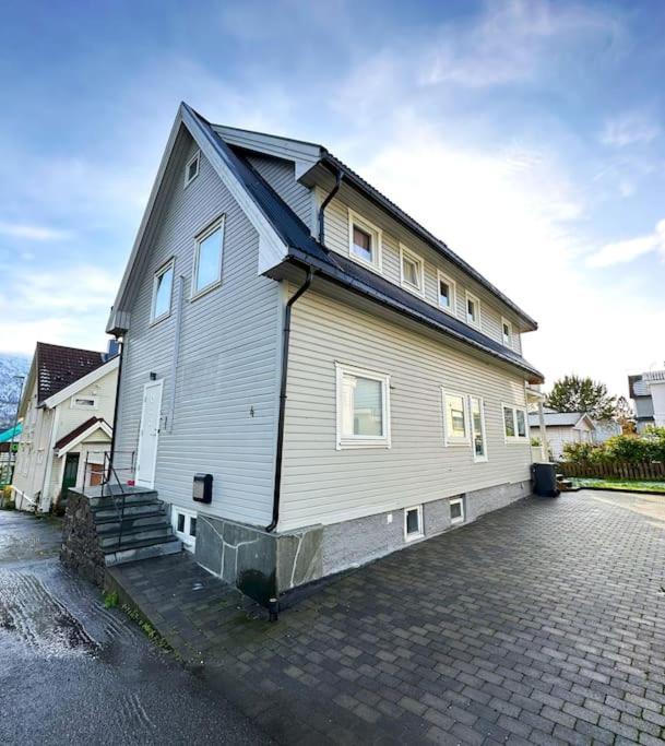 Sentral Moderne Med 3 Soverom - Solis Appartement